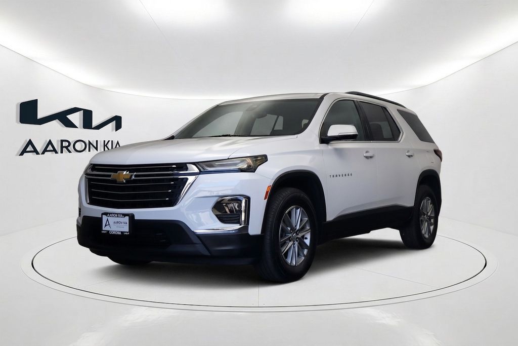 2023 Chevrolet Traverse LT Cloth FWD photo