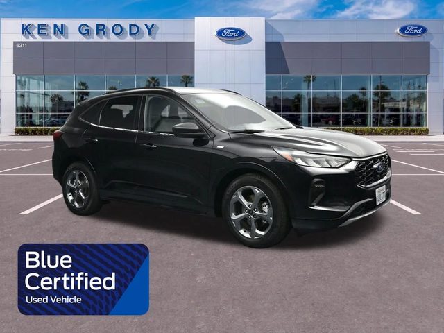 2023 Ford Escape ST-Line FWD photo