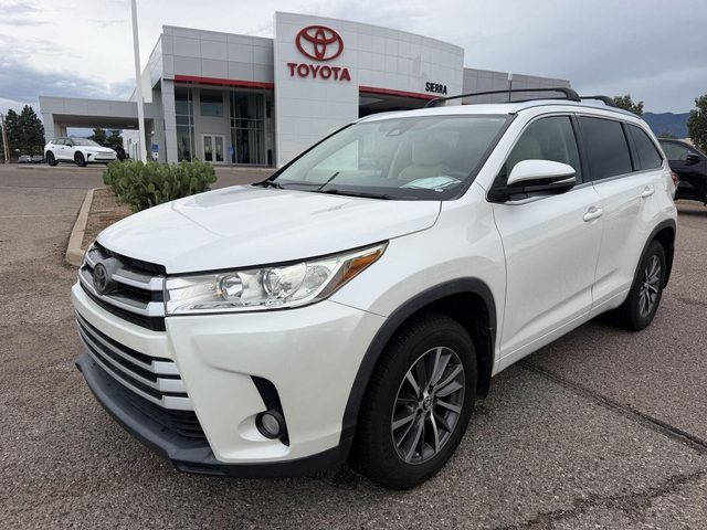 2017 Toyota Highlander XLE FWD photo