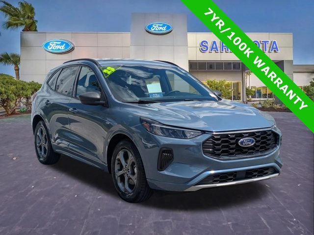 2023 Ford Escape ST-Line FWD photo