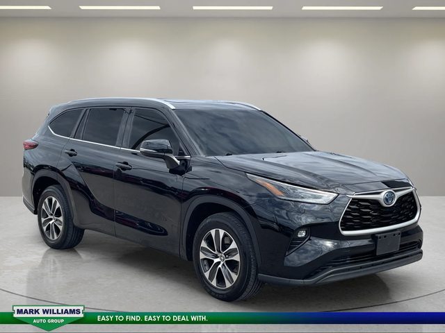 2021 Toyota Highlander Hybrid XLE AWD photo