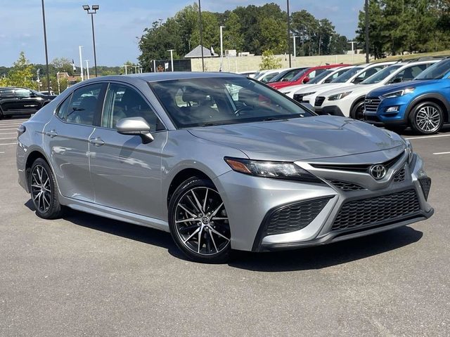 2021 Toyota Camry SE FWD photo