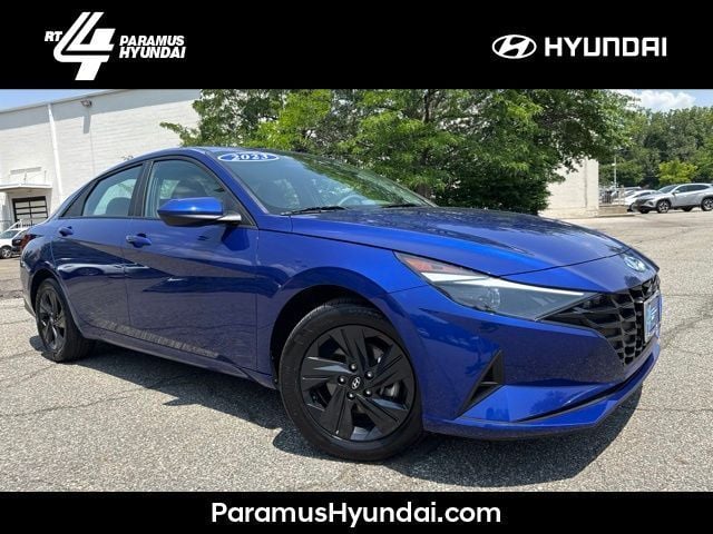2023 Hyundai Elantra SEL FWD photo