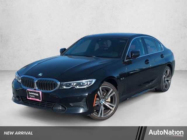 2022 BMW 3 Series 330e RWD photo