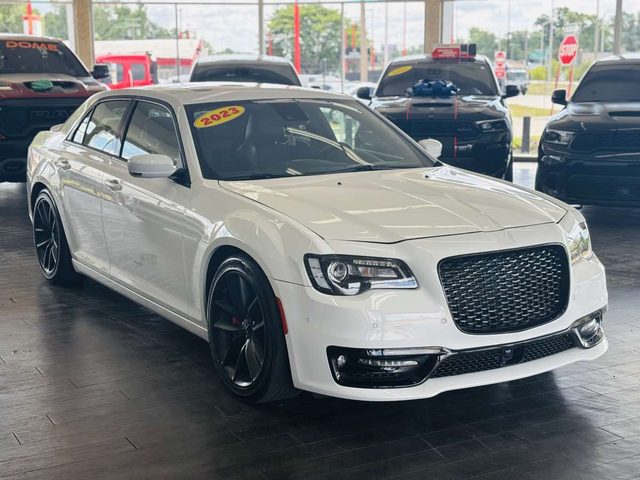 2023 Chrysler 300 300C RWD photo