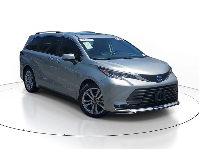 2023 Toyota Sienna Platinum FWD photo