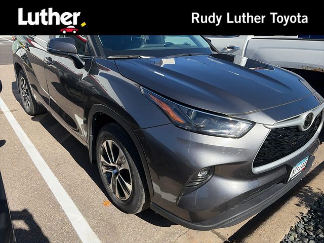 2023 Toyota Highlander XLE FWD photo