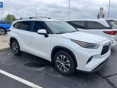2023 Toyota Highlander XLE FWD photo