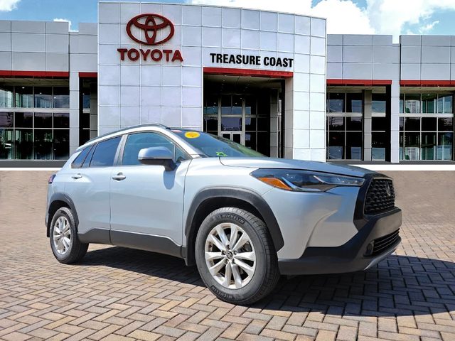 2023 Toyota Corolla Cross LE FWD photo