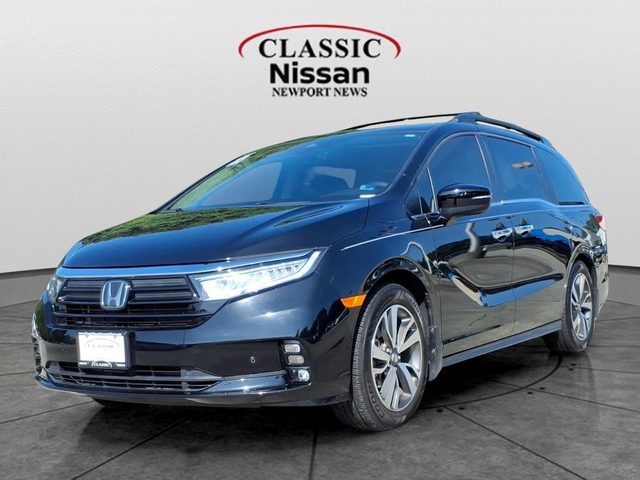 2023 Honda Odyssey Touring FWD photo
