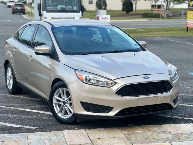 2017 Ford Focus SE FWD photo