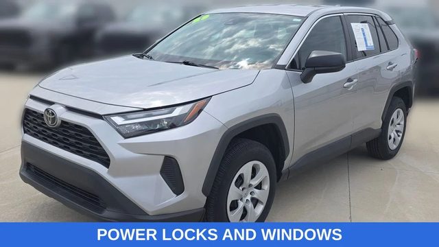 2023 Toyota RAV4 LE FWD photo