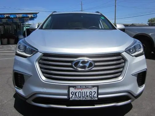 2017 Hyundai Santa Fe SE FWD photo