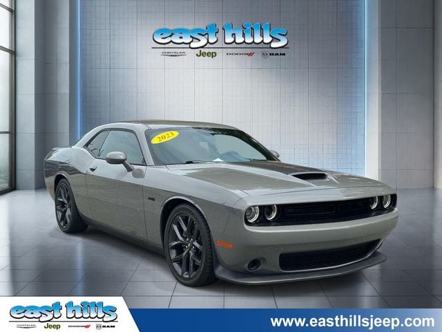2023 Dodge Challenger R/T RWD photo