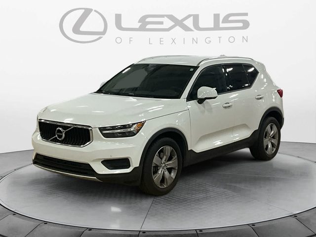 2020 Volvo XC40 Momentum AWD photo