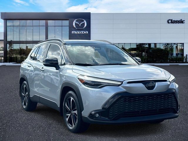 2023 Toyota Corolla Cross Hybrid XSE AWD photo