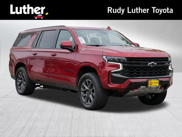 2023 Chevrolet Suburban Z71 4WD photo