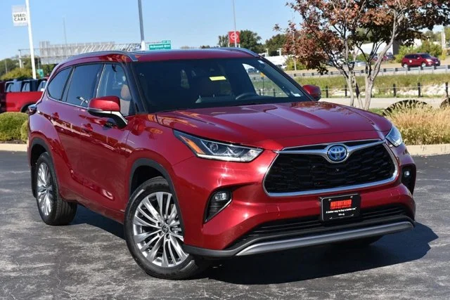 2023 Toyota Highlander Hybrid Platinum AWD photo