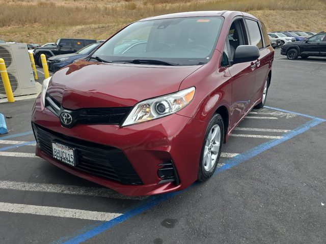 2019 Toyota Sienna L FWD photo