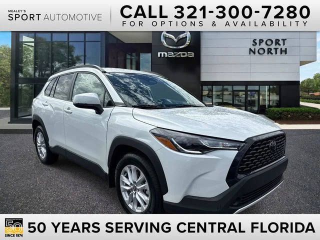 2023 Toyota Corolla Cross LE FWD photo