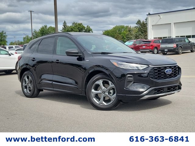 2023 Ford Escape ST-Line FWD photo