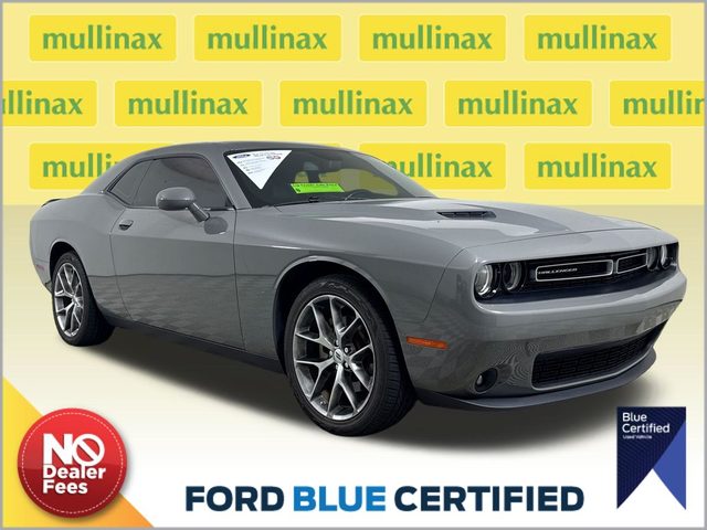 2023 Dodge Challenger SXT RWD photo