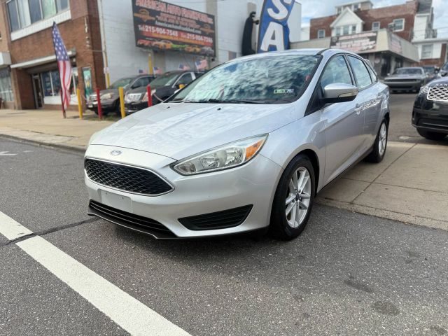 2015 Ford Focus SE FWD photo
