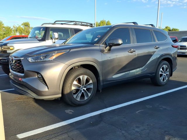 2023 Toyota Highlander XLE FWD photo