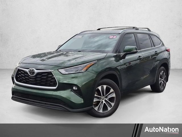2023 Toyota Highlander XLE FWD photo