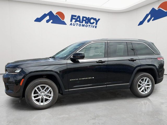 2023 Jeep Grand Cherokee Laredo 4WD photo