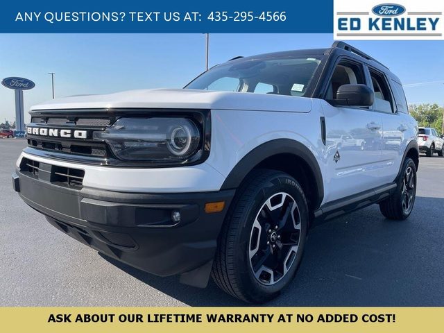 2023 Ford Bronco Sport Outer Banks 4WD photo