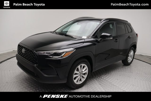 2023 Toyota Corolla Cross LE FWD photo