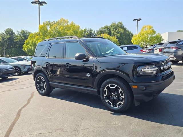 2023 Ford Bronco Sport Outer Banks 4WD photo