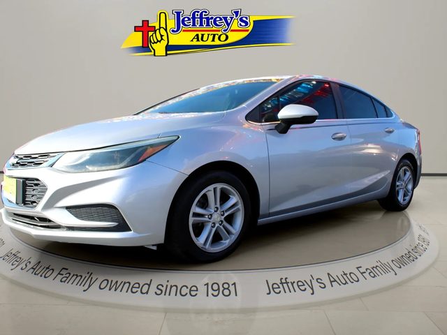 2017 Chevrolet Cruze LT FWD photo