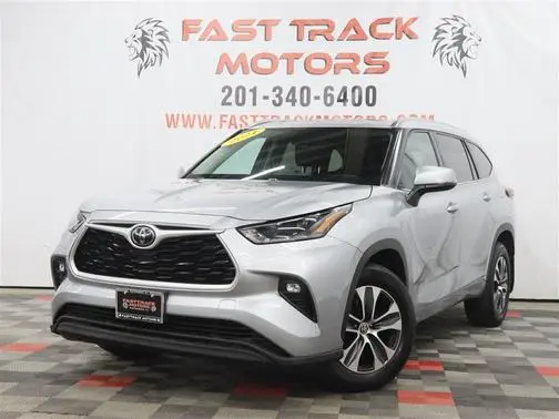 2021 Toyota Highlander XLE AWD photo