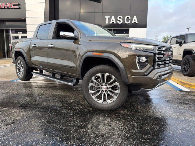 2023 GMC Canyon 4WD Denali 4WD photo