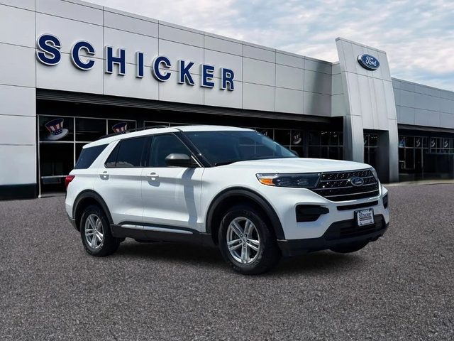 2023 Ford Explorer XLT 4WD photo