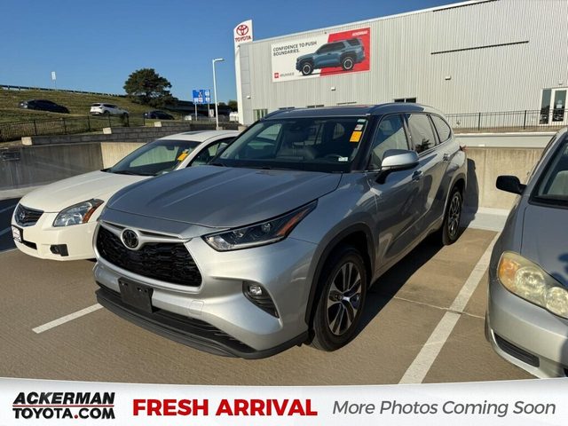 2021 Toyota Highlander XLE FWD photo