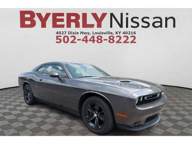 2021 Dodge Challenger SXT RWD photo