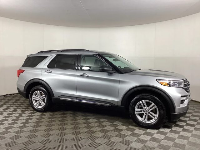 2023 Ford Explorer XLT 4WD photo