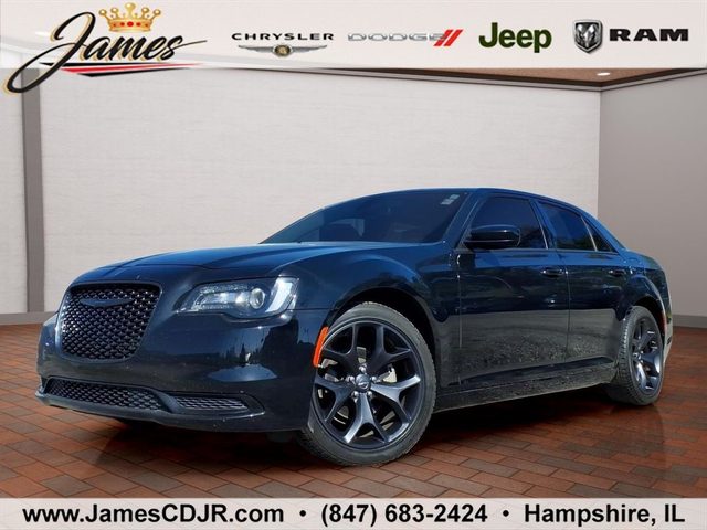 2023 Chrysler 300 Touring RWD photo