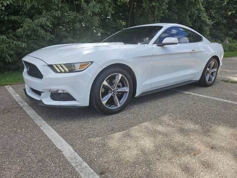 2016 Ford Mustang V6 RWD photo