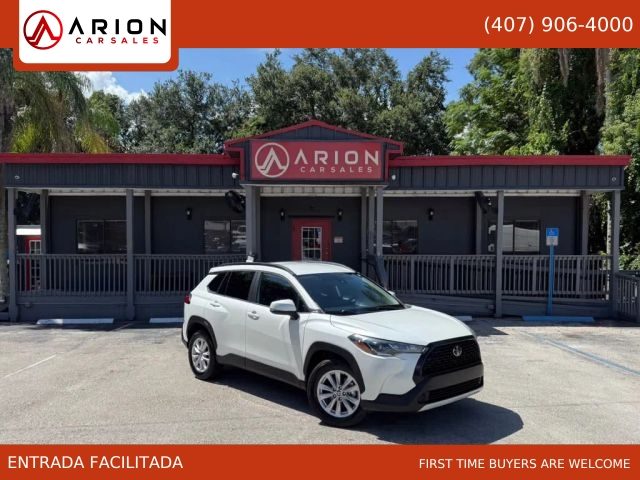 2022 Toyota Corolla Cross LE FWD photo