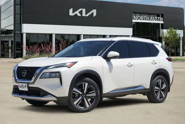 2023 Nissan Rogue Platinum FWD photo