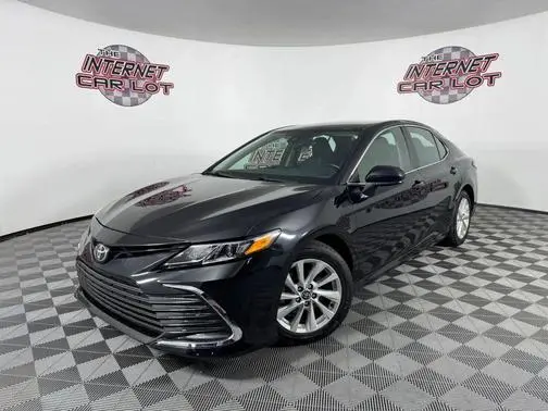 2023 Toyota Camry LE FWD photo