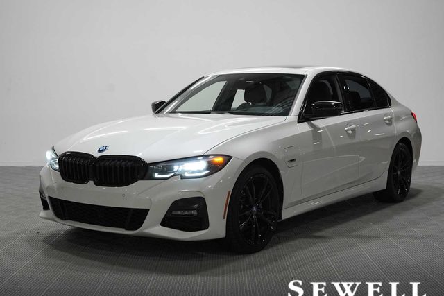 2022 BMW 3 Series 330e xDrive AWD photo