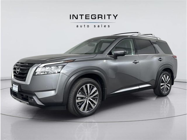 2022 Nissan Pathfinder Platinum FWD photo