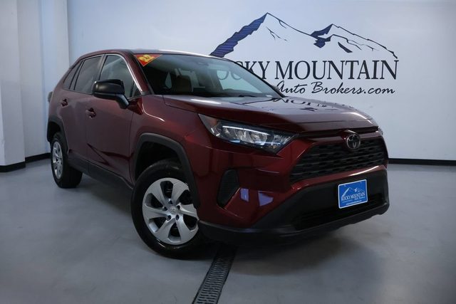 2022 Toyota RAV4 LE AWD photo