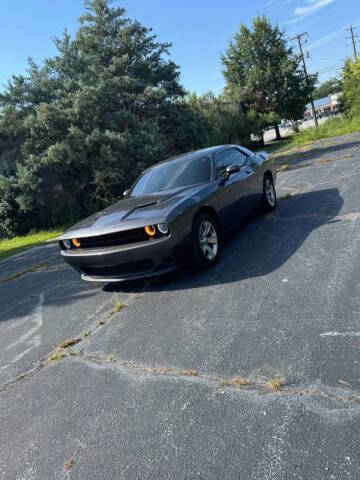 2021 Dodge Challenger SXT RWD photo