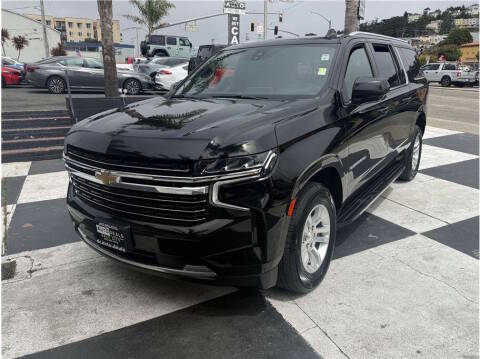 2021 Chevrolet Suburban LT 4WD photo